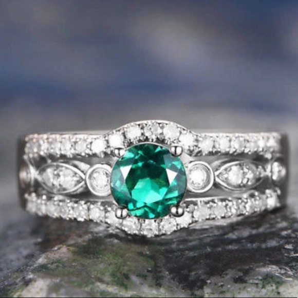 Jewelry - 925 Silver Stamped Round Cut Emerald Ring Size 10